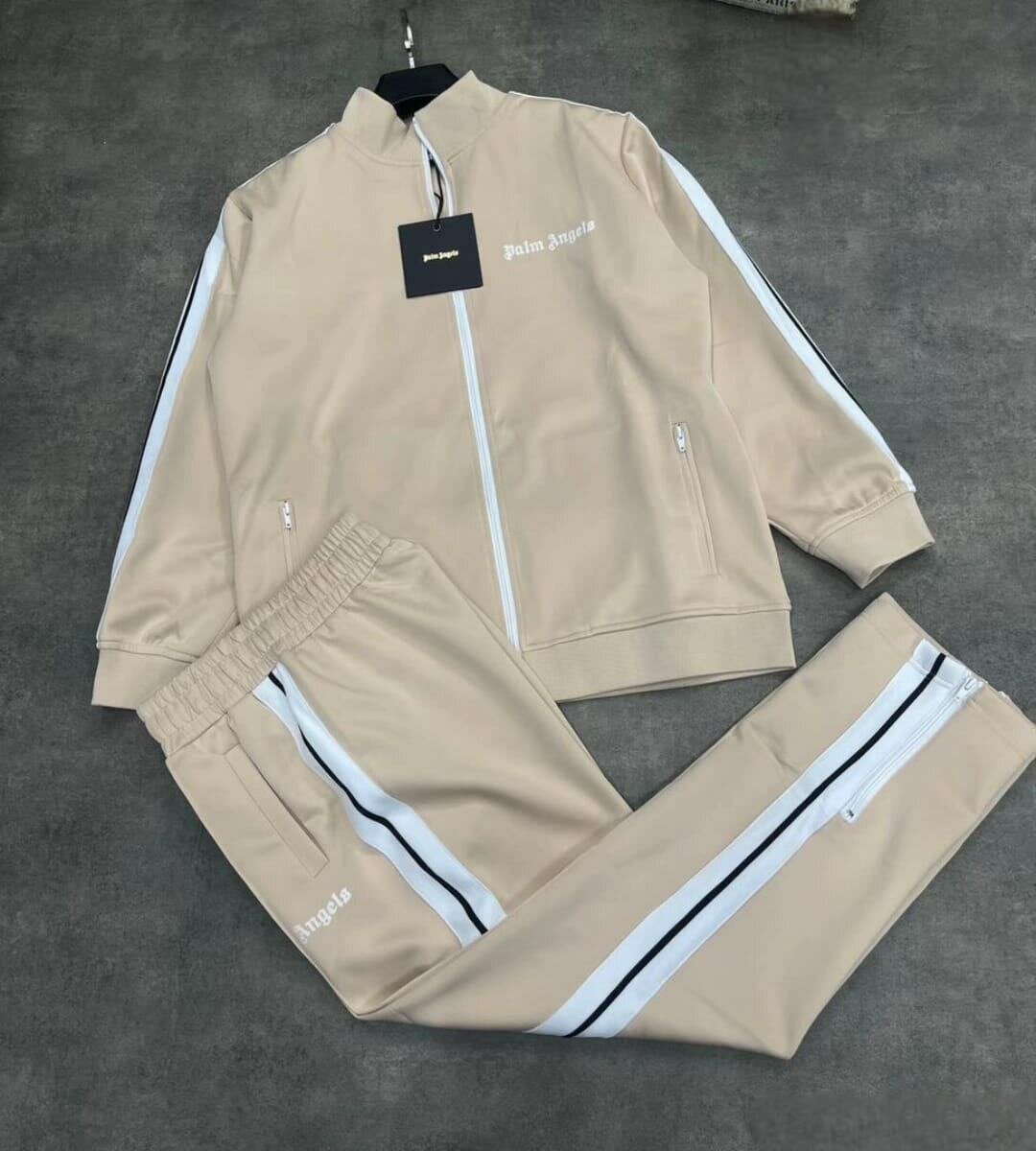 Ensemble de survêtement stylé