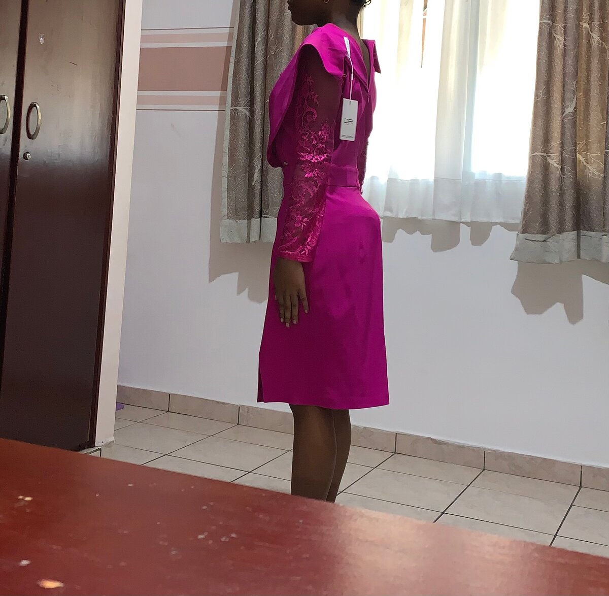 Robe élégante fuchsia en dentelle