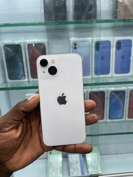 iPhone 13 simple
