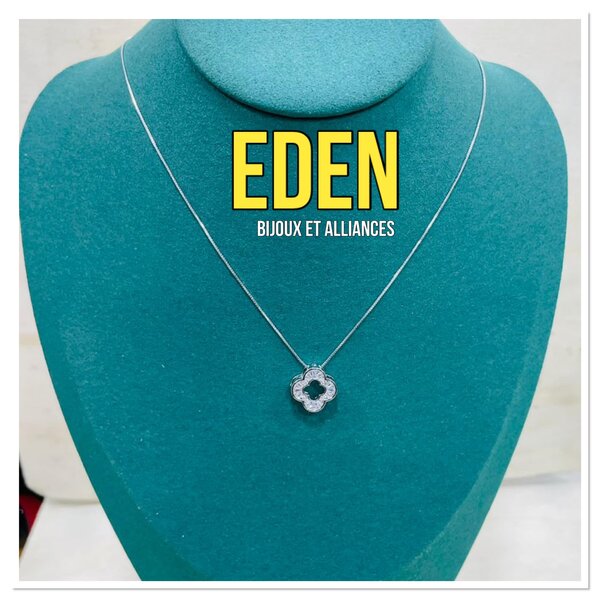 Chaîne plaquée or avec pendentif 