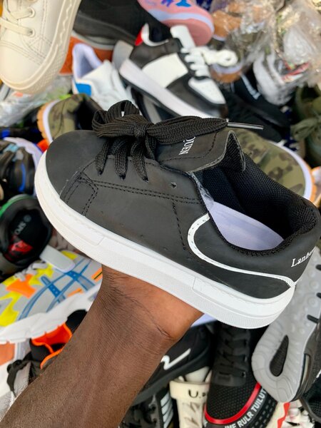 Basket pour les enfants bien chic là de 25 à 37