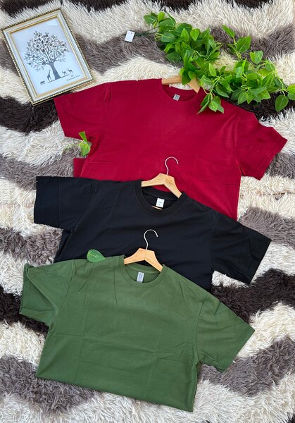 Lot de T-shirts unis colorés