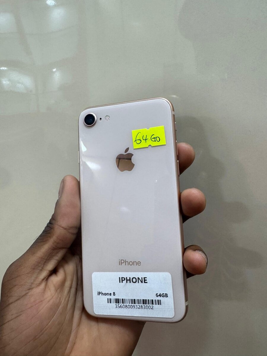 iPhone 8 64giga casineuf très propre
