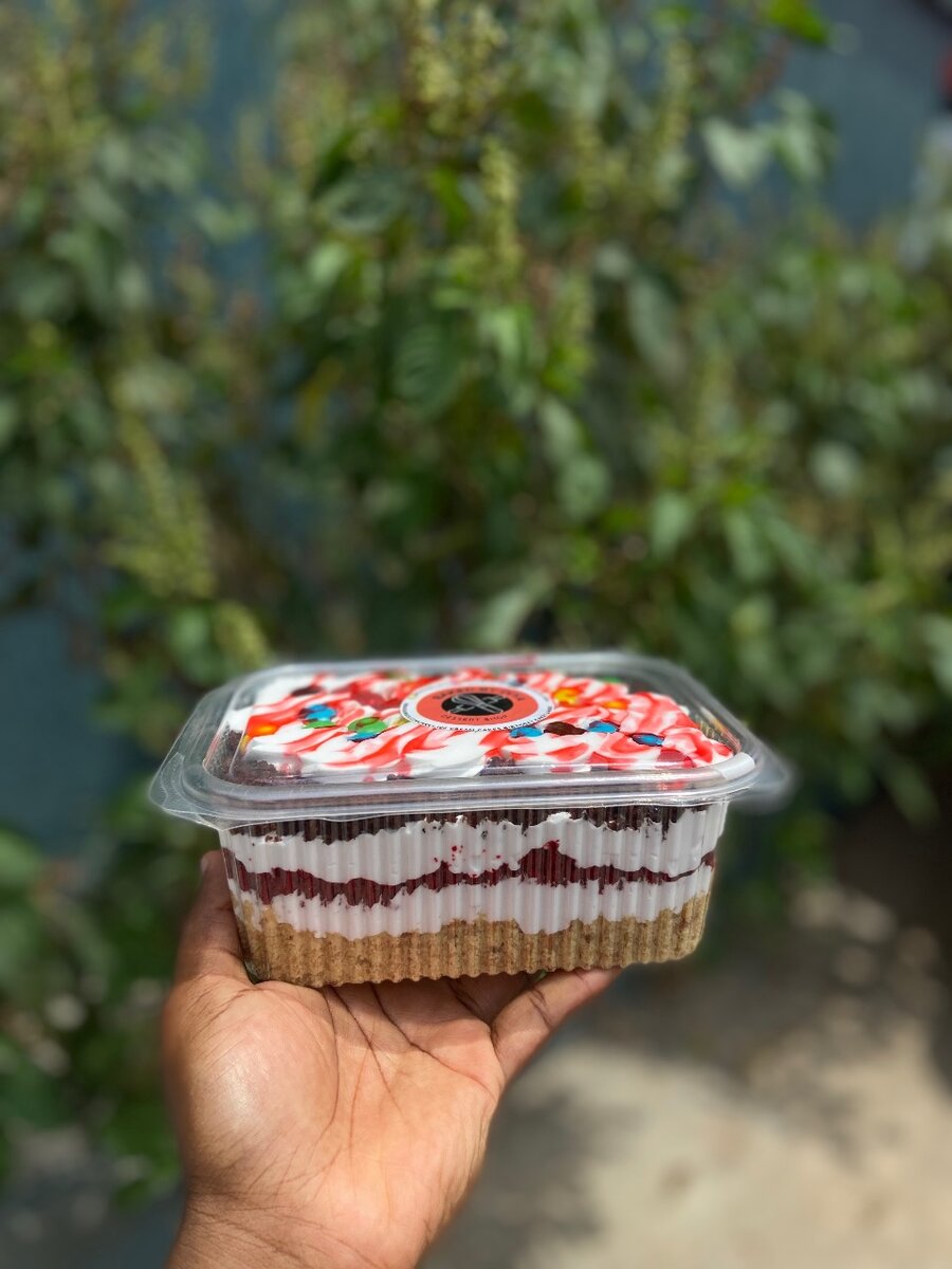 Foil cake & cake in bowl