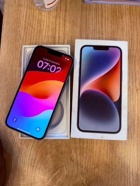 iPhone 14 128giga Quasi Neuf