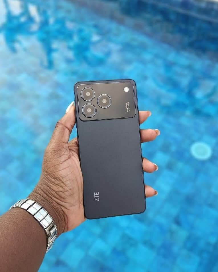 ZTE Blade A76 128 ROM 4+8) ROM