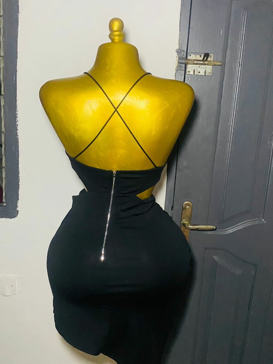 Robe noire élégante soirée