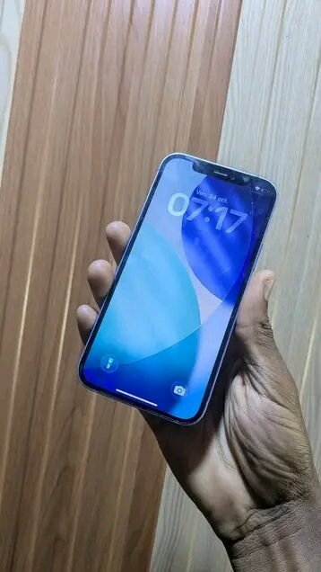 iPhone 12 Bleu Éclatant