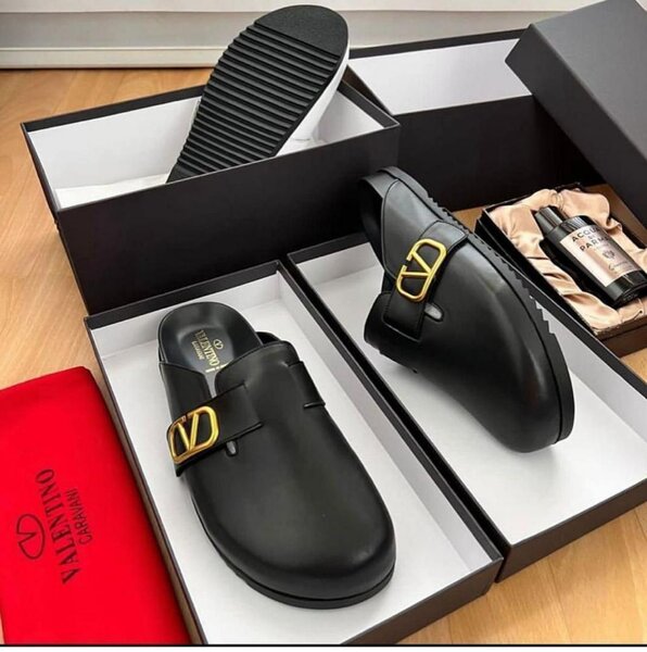 Mules en cuir noir chic