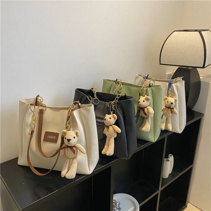 Sac à main avec porte-clés ours