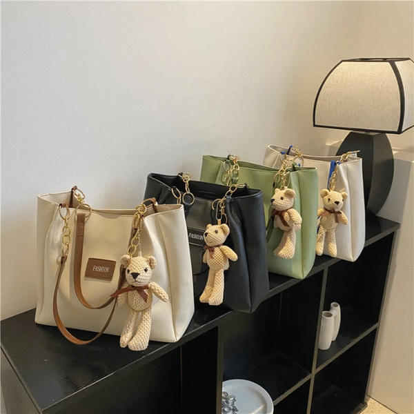 Sac à main avec porte-clés ours