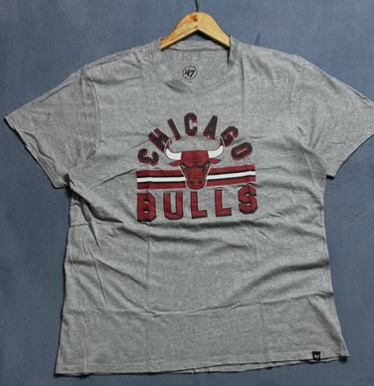 Chicago Bulls t shirt size: L 