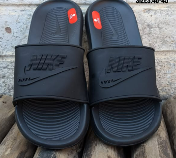 NIKE SLIDES 