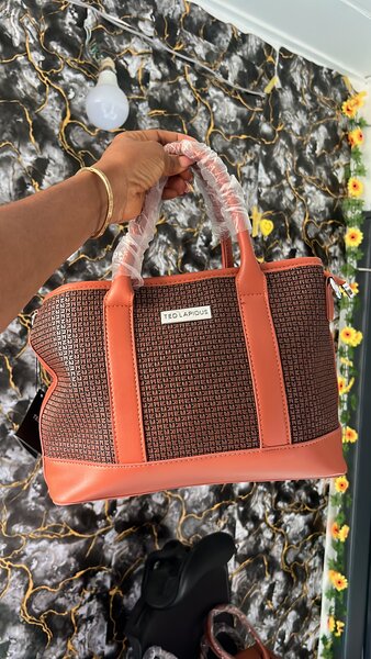 Sac à main tendance en cuir