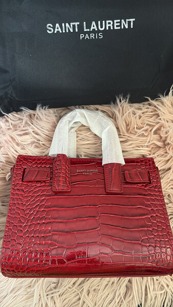 Sac à main croco chic