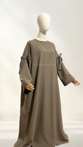 Abaya élégante en tissu léger