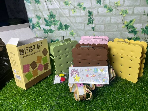 Gourde d'eau enfant biscuit