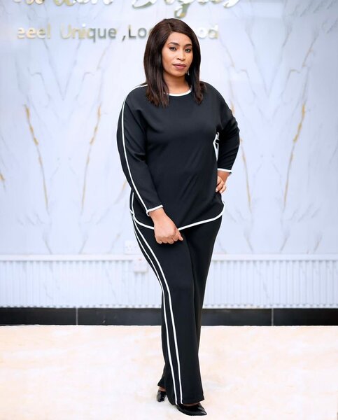 Ensemble confortable noir à rayures