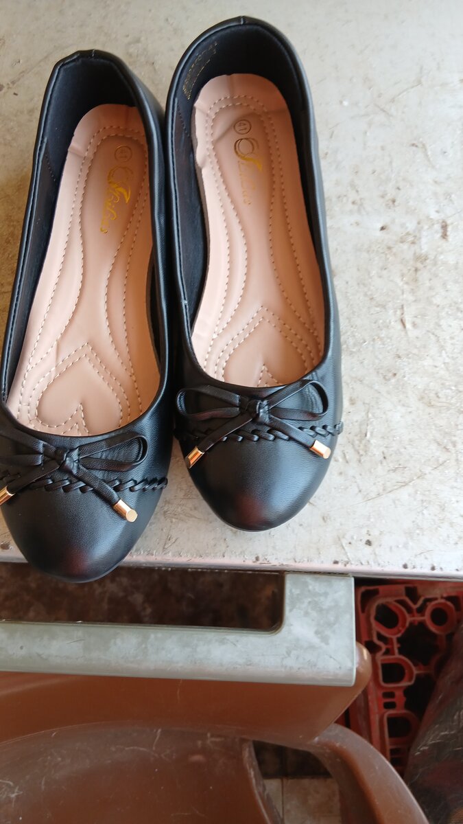 Flat shoes for ladies
