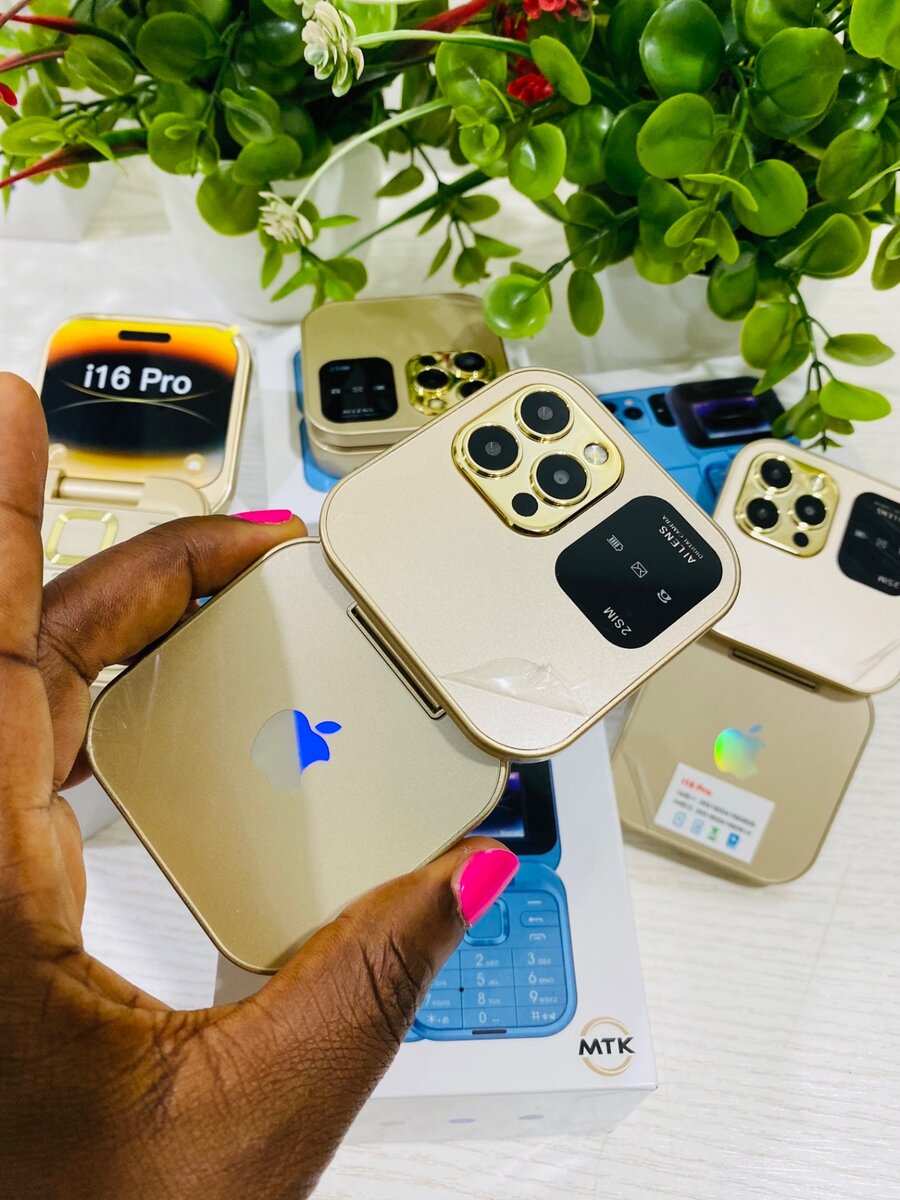 i16 pro flip 2G. Gold