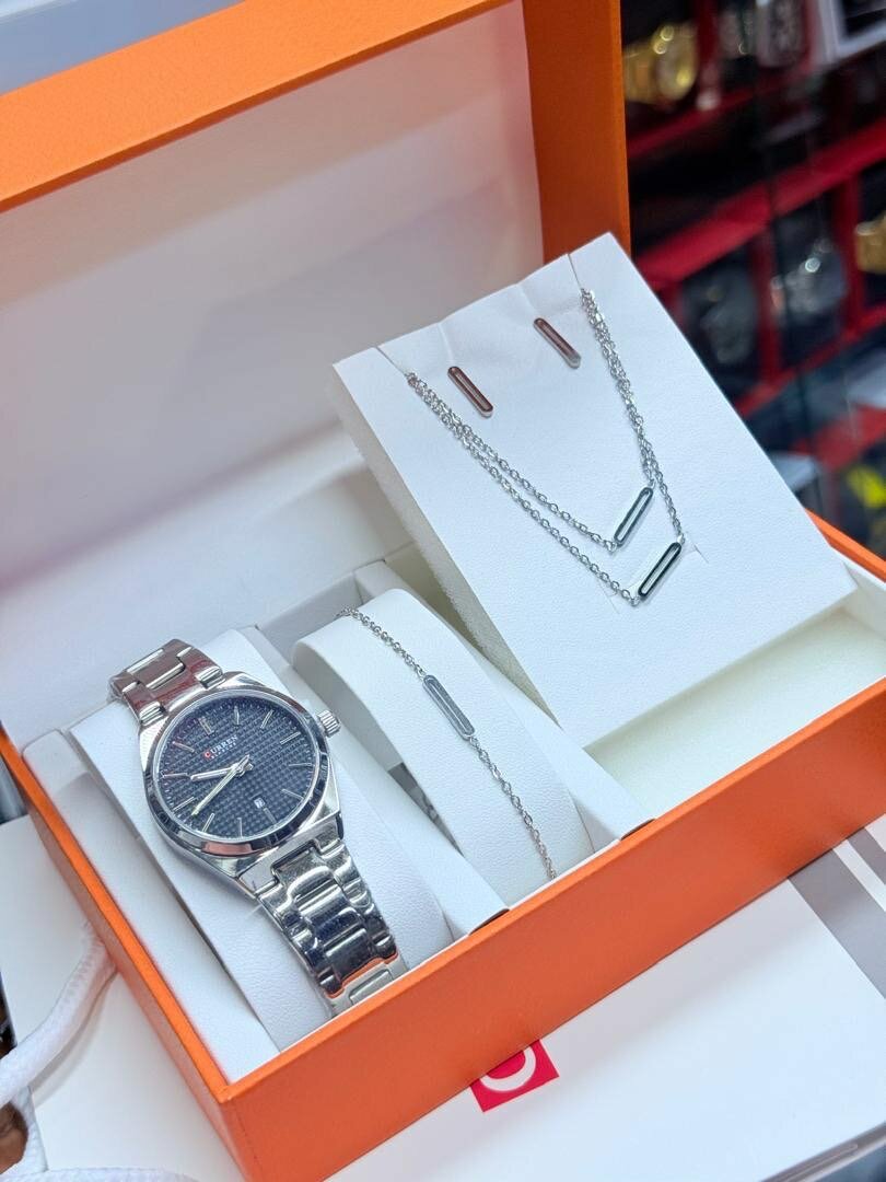 Ensemble Montre et Bijoux Élégant