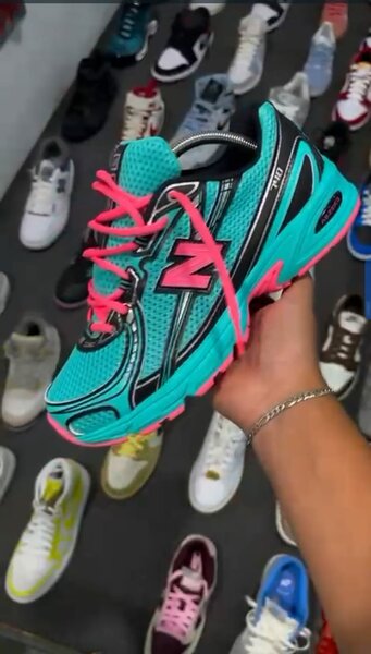 New Balance 740 Sneakers