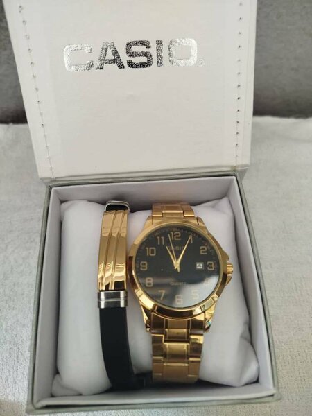 Montre Casio Dorée Élégante