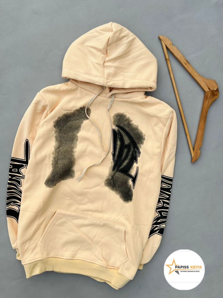 Sweat à capuche graphique moderne