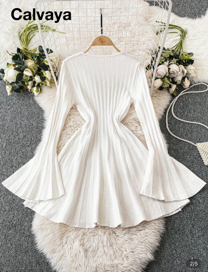 Elegant White Pleated Dress