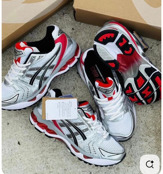 Baskets de running Asics argent