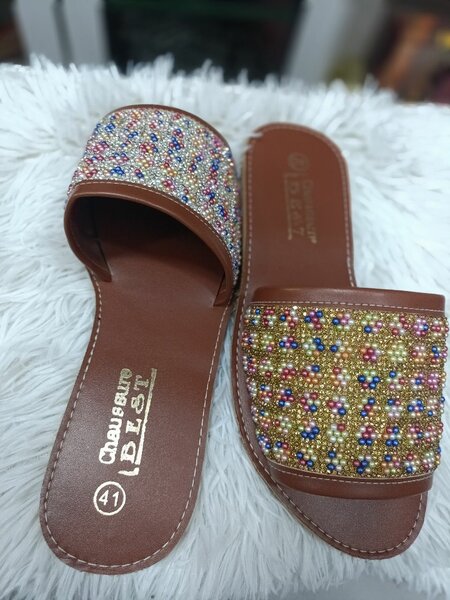 Sandales festivales élégantes