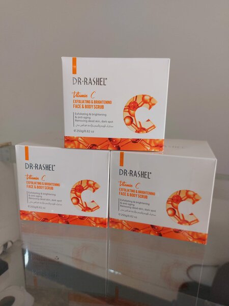 Dr. Rashel vitamin C body and face scrub