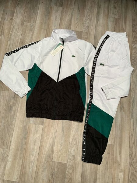 Survêtement sportif homme élégant