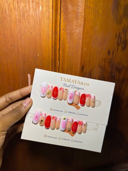 Manucures Press-On Artistiques