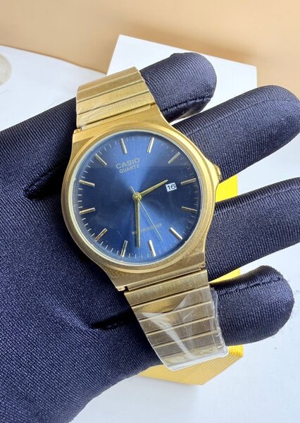 Montre Casio Dorée Élegante