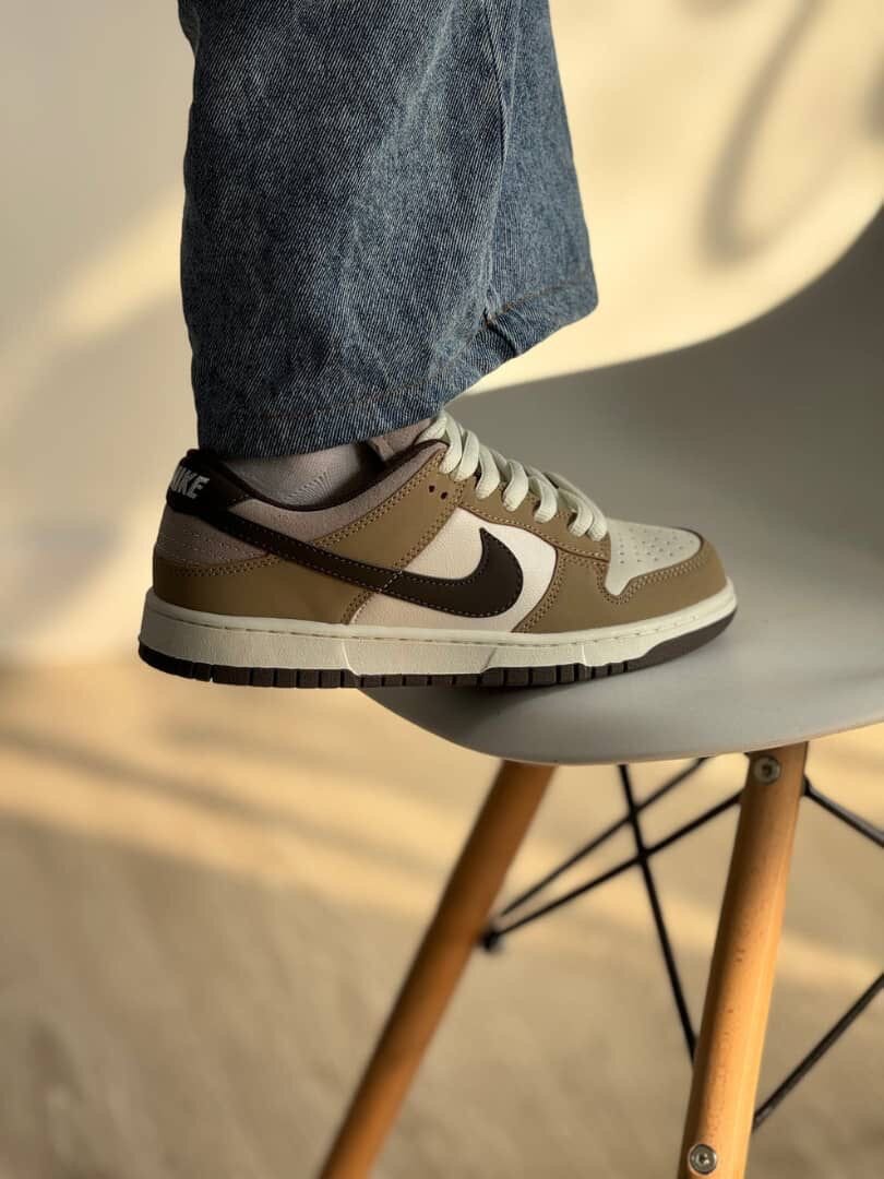 Baskets basses Nike beige