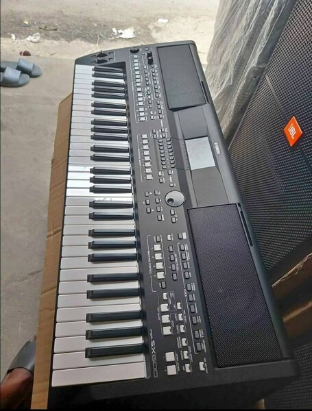 Piano Yamaha sx600