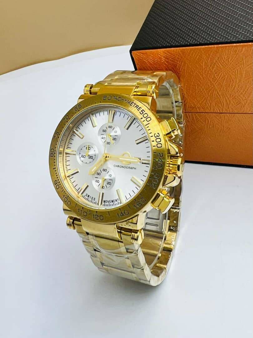 Montre de luxe disponible ici