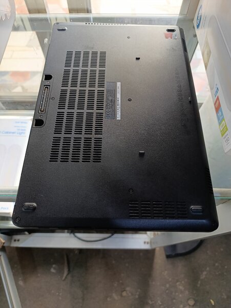 Dell latitude E7270 serles