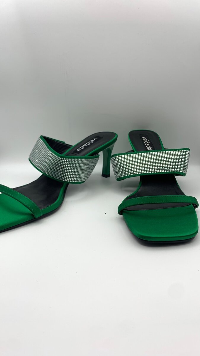 Quality heeled slippers available in colors