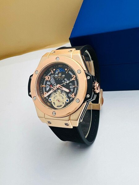 Montre de luxe disponible ici