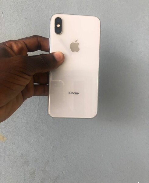 iPhone X 64Go Argent