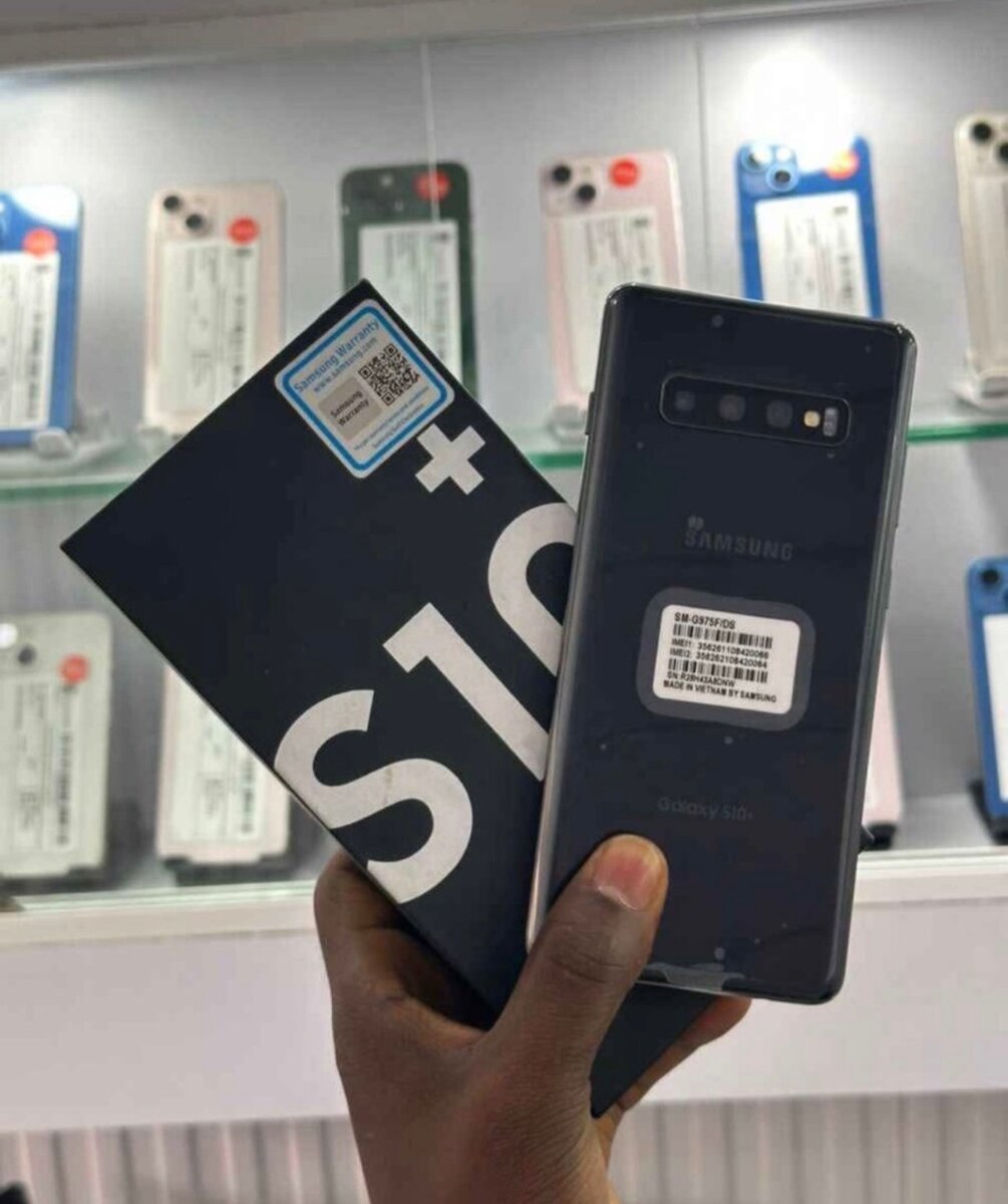 Samsung Galaxy S10+ Smartphone
