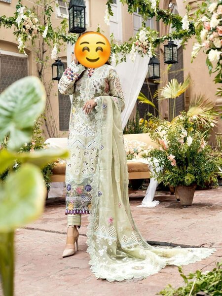 Maryam Hussain Lawn
