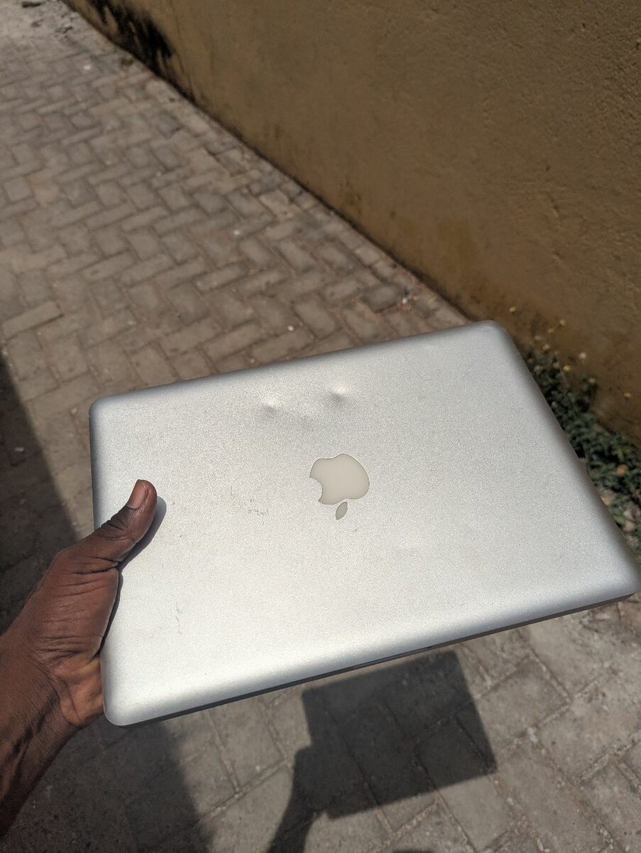 Apple MacBook pro(2011)