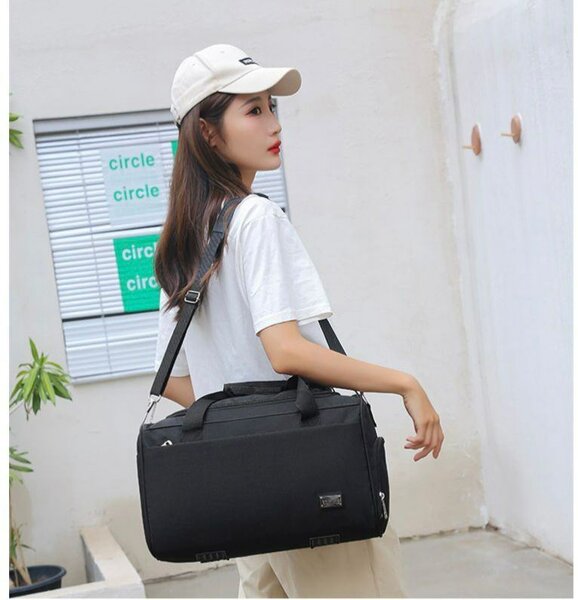 Quality travel bag with shoe slot