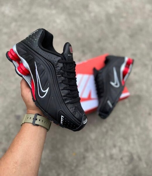 Chaussures de sport noires élégantes