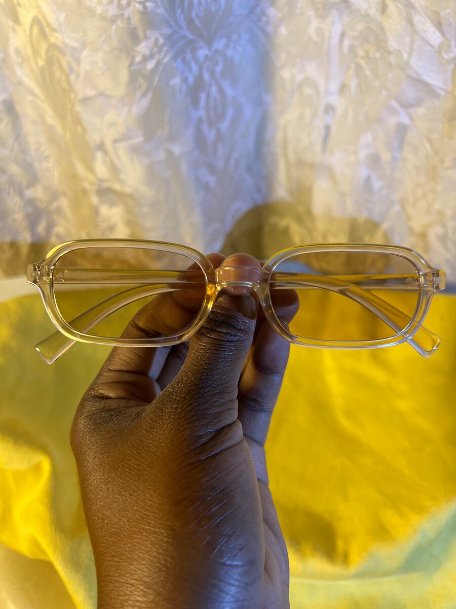 Lunettes transparentes modernes