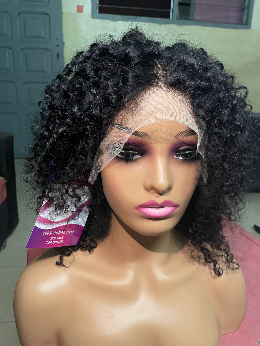 Perruque Bouclée En Dentelle