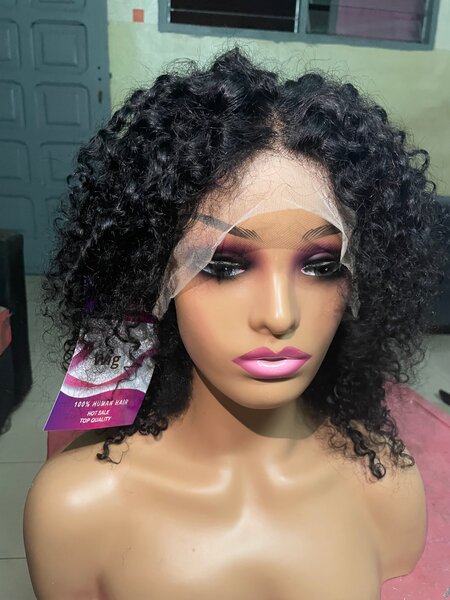 Perruque Bouclée En Dentelle